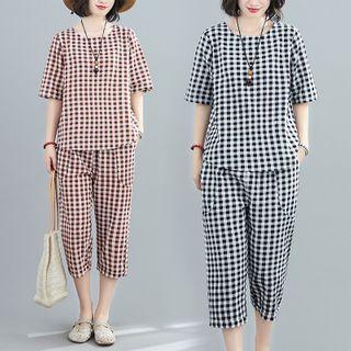 Set: Short-sleeve Check T-shirt + Capri Pants