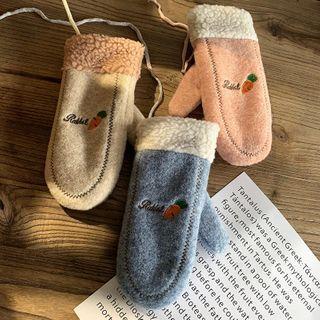 Carrots Print Knit Gloves