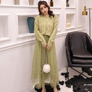 Twist Knit Sweater / Pleated Midi Skirt