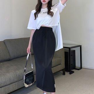Satin Midi Skirt / Short-sleeve Lettering T-shirt