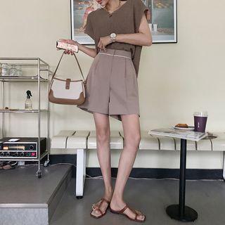 Contrast-trim Pleated Dress Shorts