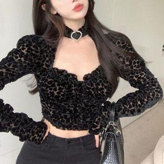 Sheath Cropped Heart Pattern Top