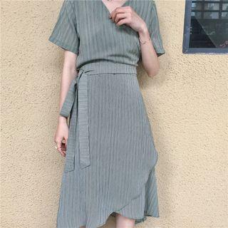 Striped Tie-waist Short-sleeve Midi A-line Dress
