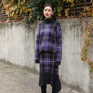 Turtle-neck Checked Knit Top
