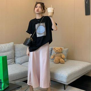 Short-sleeve Printed T-shirt + Plain Midi Skirt