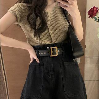 Short-sleeve Plain Knit Top / High-waist Pocket Denim Shorts