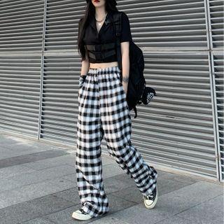 V-neck Cropped Top / Plaid Sweatpants