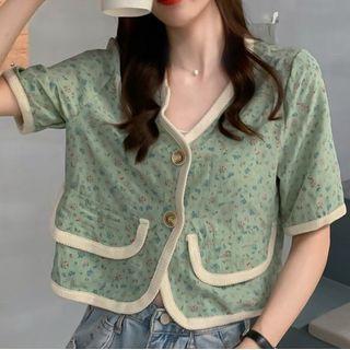 Short-sleeve Contrast Trim Floral Crop Top