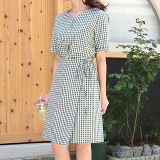 Gingham Short-sleeve A-line Wrap Dress