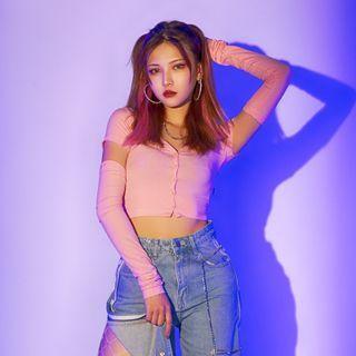 Set: Short-sleeve Button-up Crop T-shirt + Arm Sleeves