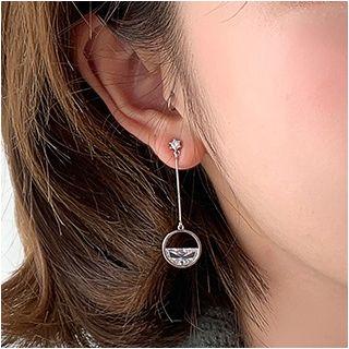 Non-matching Circle Earring