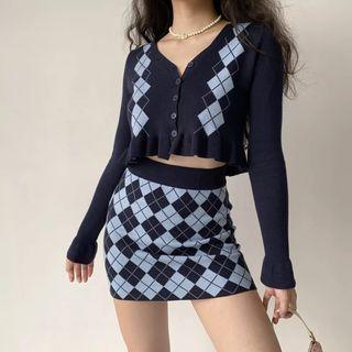 Set : Color-block Argyle Cardigan + Skirt