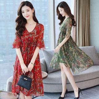 Set: Plain Slipdress + V-neck Printed Elbow-sleeve Dress