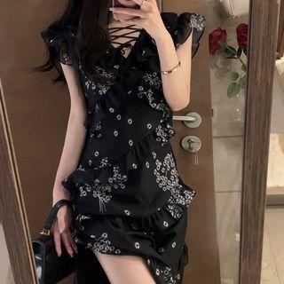 V-neck Lace-up Ruffle Floral Dress