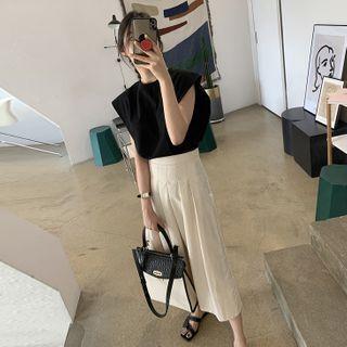 Sleeveless Plain Top / High-waist Pleated Skirt