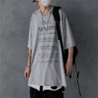 Lettering Print Chain Accent T-shirt