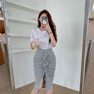 Short-sleeve Lettering Print T-shirt / Fitted Frill Trim Skirt