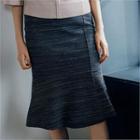 Zip-side Ruffled-hem Skirt