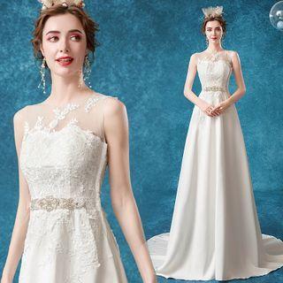 Sleeveless Lace Trim A-line Wedding Gown