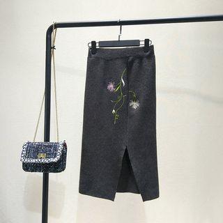 Embroidered Slit Knit Skirt