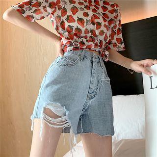 Strawberry Print Short-sleeve T-shirt / Ripped Denim Shorts