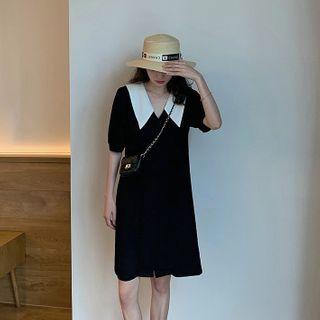 Short-sleeve Wide-collar Buttoned A-line Dress