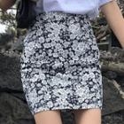 Short-sleeve Print T-shirt / Floral Print Skirt