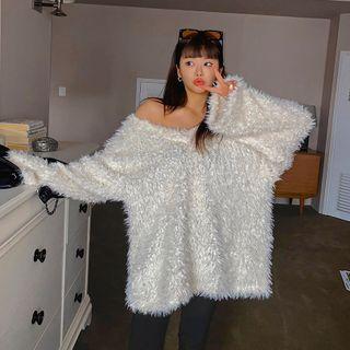V-neck Loose-fit Faux-fur Top