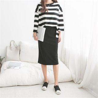 Set: Rugby-stripe T-shirt + Band-waist Midi Skirt