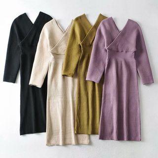 Long Sleeve V-neck Ribbed-knit Midi Dress