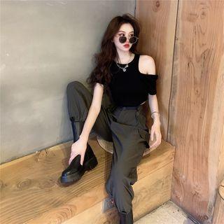 Short-sleeve Cold Shoulder T-shirt / Cargo Pants
