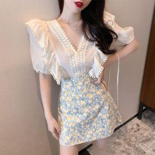 Set: Short-sleeve V-neck Ruffled Blouse + Floral Print Mini Pencil Skirt