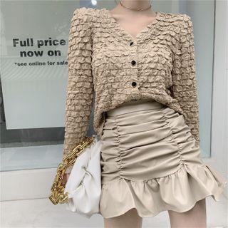 V-neck Cardigan / Lettuce Edge Skirt