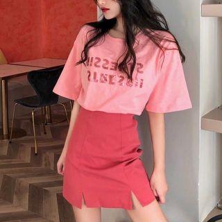 Set: Letter Print Short Sleeve T-shirt + Slit Mini A-line Skirt