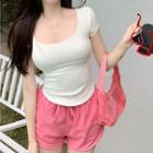 Short-sleeve Scoop Neck Plain Slim Fit Round Hem Top / Elastic Waist Plain Shorts