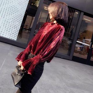 Long-sleeve Velvet Ruffled Blouse