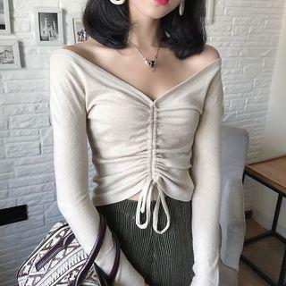 Plain V-neck Slim-fit Long-sleeve Cropped Top