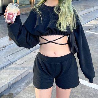 Cropped Sweatshirt / Sweatshorts