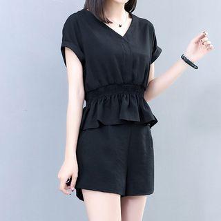 Set: Short-sleeve V-neck Mesh Panel Blouse + Wide-leg Shorts