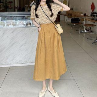 Gingham T-shirt / Plain Midi A-line Skirt / Set