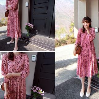 Pleated-hem Heart Print Dress