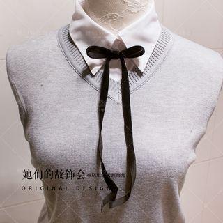 Ribbon-accent Choker