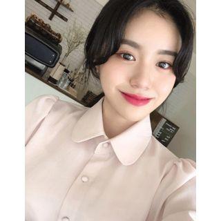 Dali Hotel Bishop-sleeve Collared Blouse