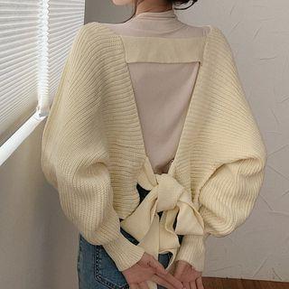 Plain T-shirt / Open-back Knit Sweater