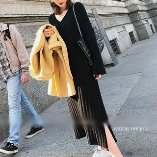 V-neck Side-slit Long-sleeve Midi Knit Dress