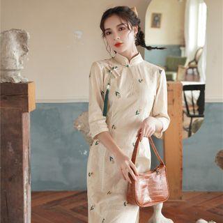 Elbow-sleeve Floral Embroidered Qipao Dress