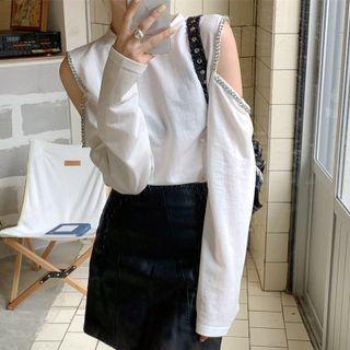 Plain Cold Shoulder T-shirt