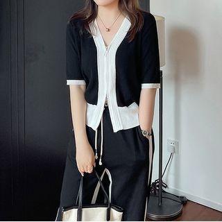 Short-sleeve Two Tone Zip-up Knit Top