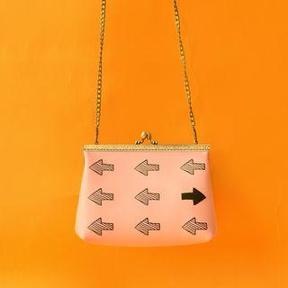 Arrow Print Faux Leather Clutch With Metal Chain Pink - One Size