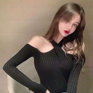 Long-sleeve Halter-neck Knit Top / Plain Camisole Top